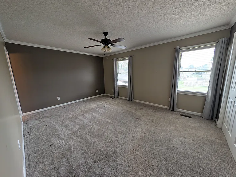5008 Cheshire Ct — Photo 12