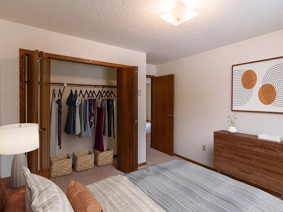 Fargo, ND Huntington Apartments | Bedroom
