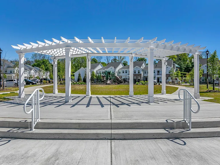 The Willows at Annandale Village — Photo 13
