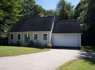 38 Ledgeview Dr, Rochester, NH 03839