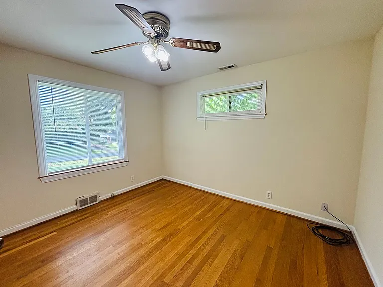 709 Barringer Dr — Photo 14