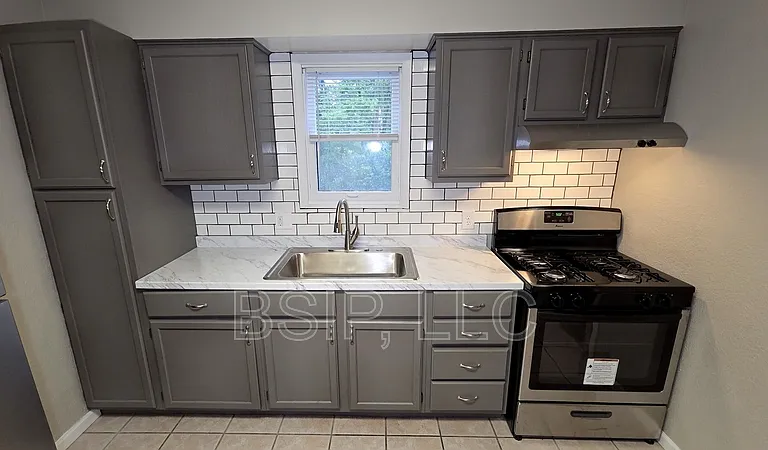 1141 NE Chester Ave #2 — Photo 3