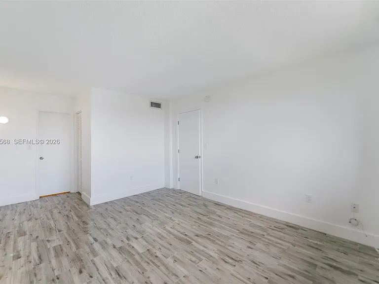 2851 Leonard Dr #J505 — Photo 11