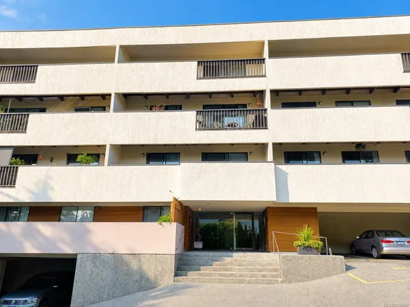 3277 Glasgow Ave #410, Saanich, BC V8X 1M3