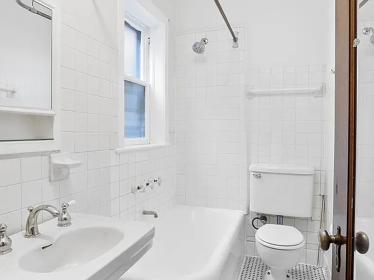 1 bed, 700 sqft, $2,000 — Photo 2