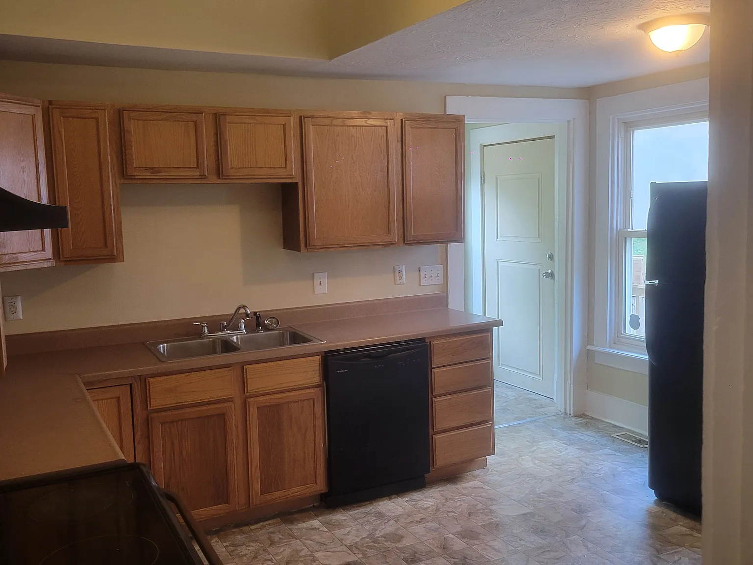 3 bed, 1500 sqft, $1,510 — Photo 4