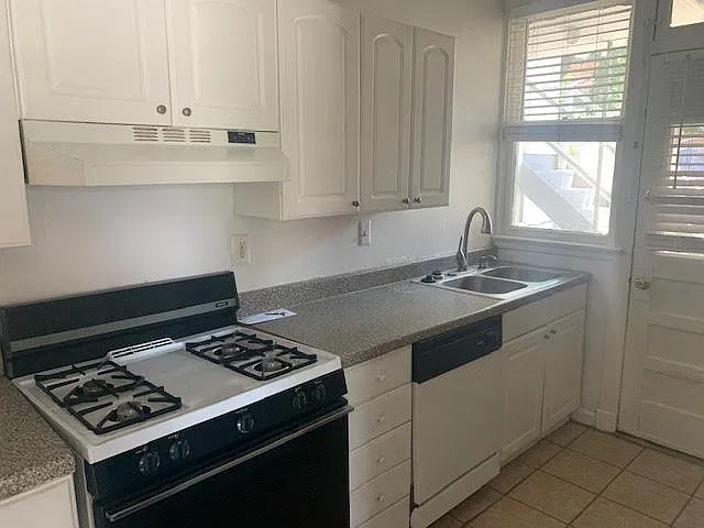 1425 S Quaker Ave — Photo 3