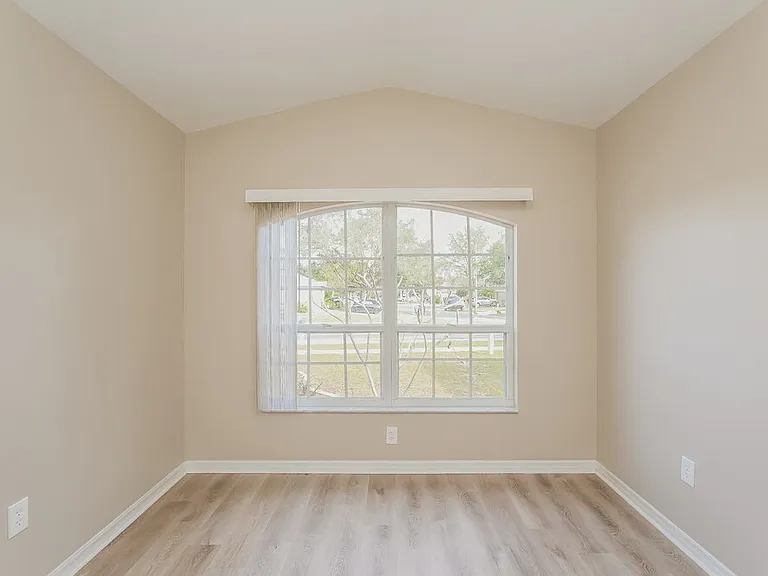 411 Sand Ridge Dr — Photo 14