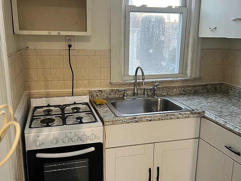 25 Arthur St #2 — Photo 7