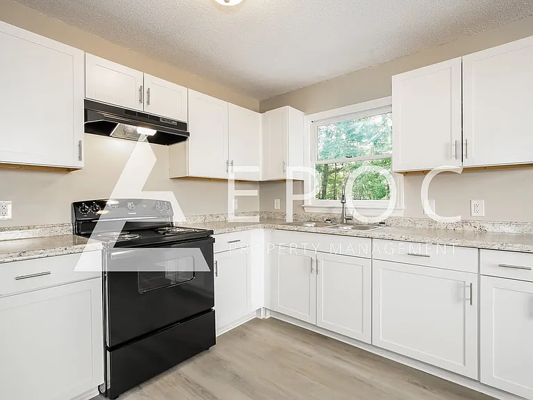 3709 Country Ridge Rd — Photo 6