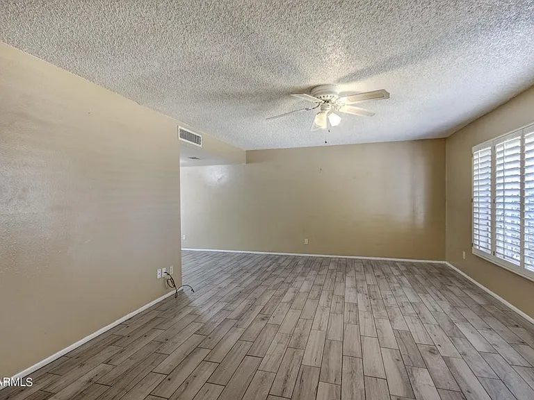 3933 S Pine St — Photo 6
