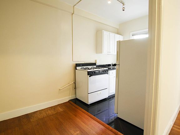 4th image of 625 Leavenworth St APT 303