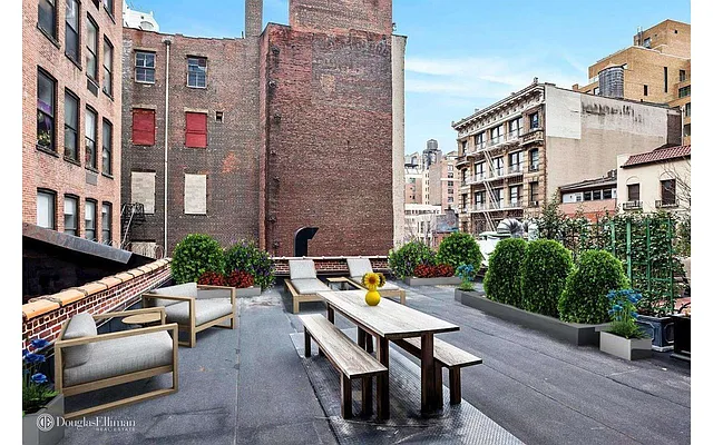 Rented by Douglas Elliman | media 15