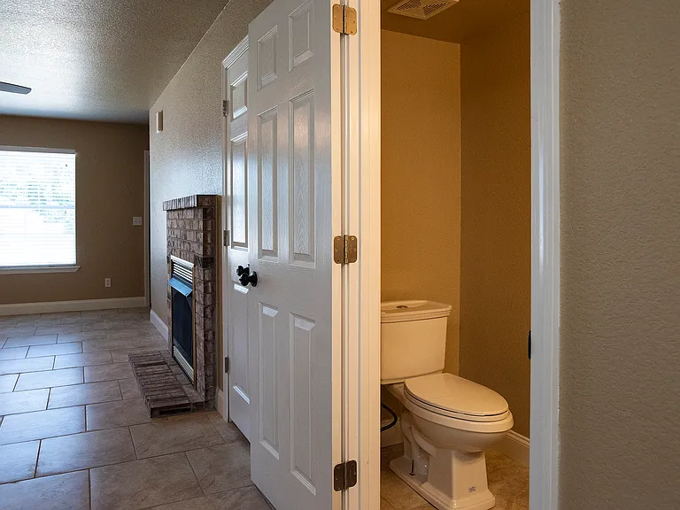 139 Northaven St — Photo 4