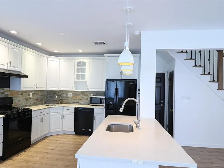 29 Cleveland Pl — Photo 10