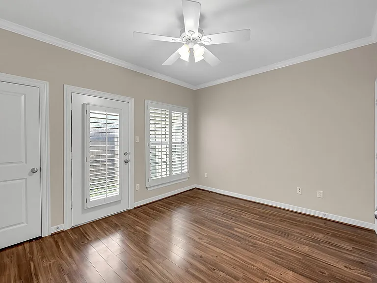 1204 Cohn St — Photo 4