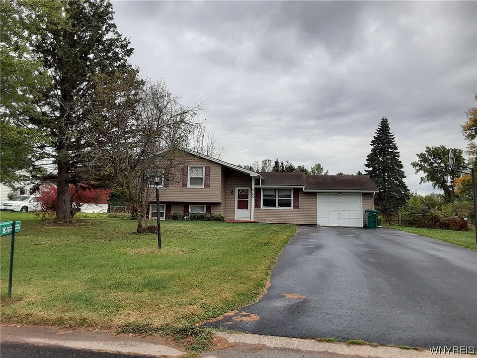 1st image of 1745 Apple Hollow Ln