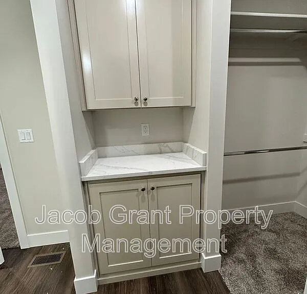 826 E Sunnyside Rd #4 — Photo 20