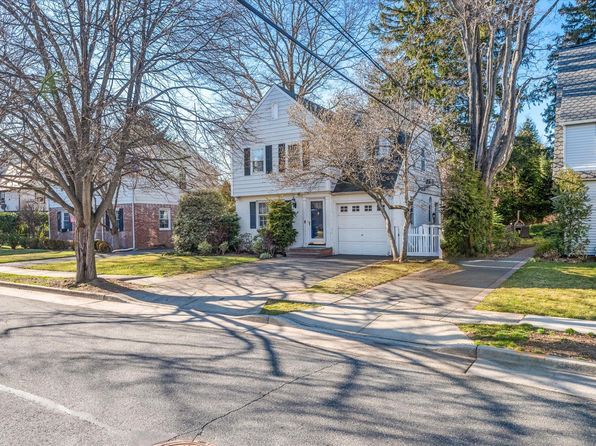45 Darina Court, Hempstead, NY 11550