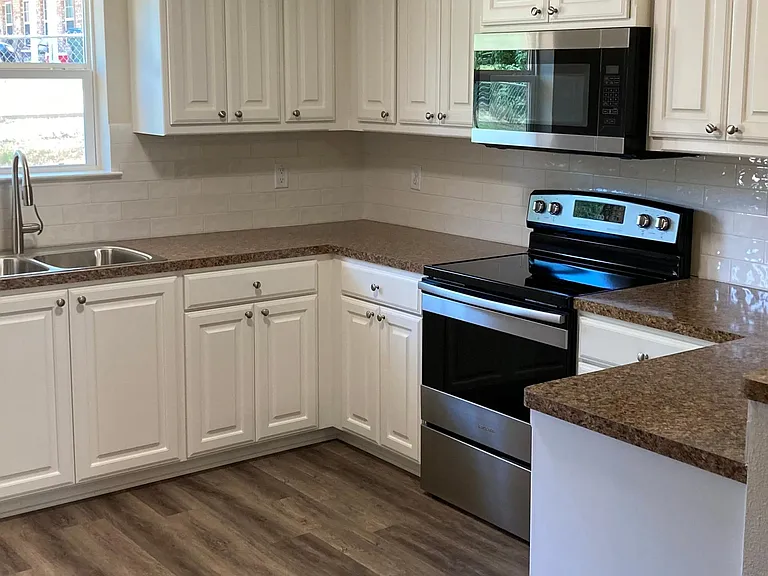 1004 S Porter Ave — Photo 2