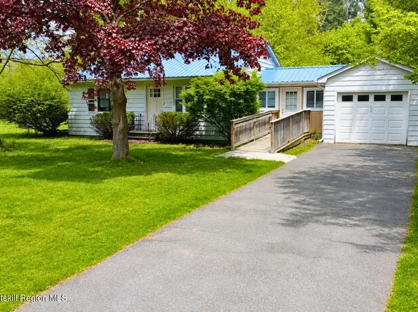 752 Old Route 23, Acra, NY 12405