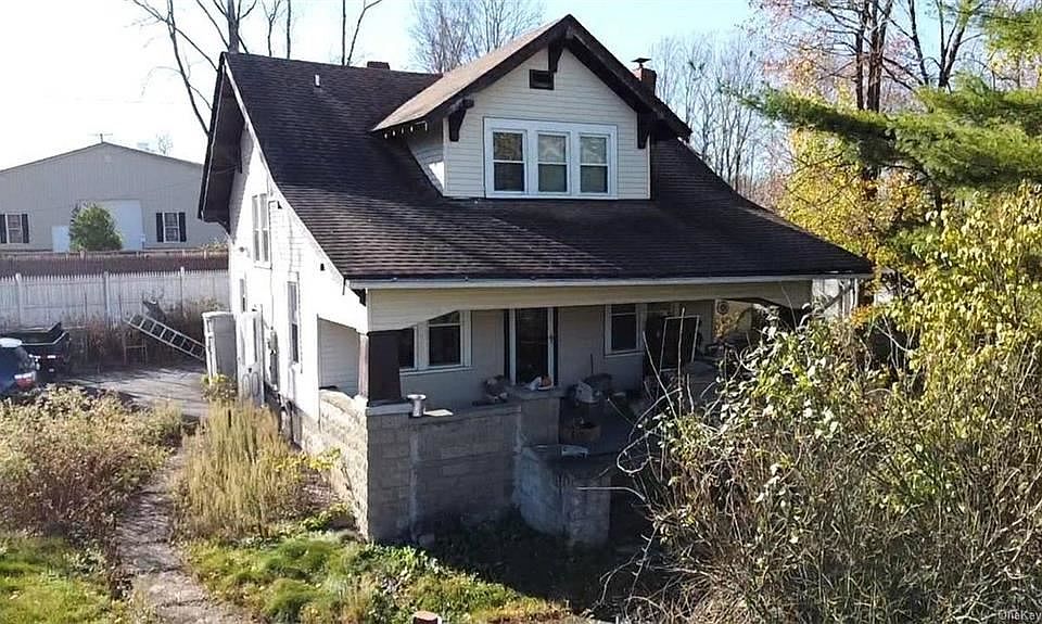 1st image of 70 Mulford Ave