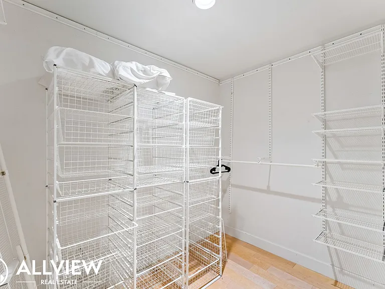 280 Cagney Ln #220 — Photo 30