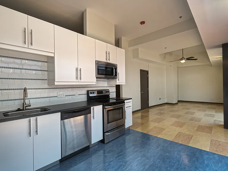 110 Campbell Ave SW — Photo 16