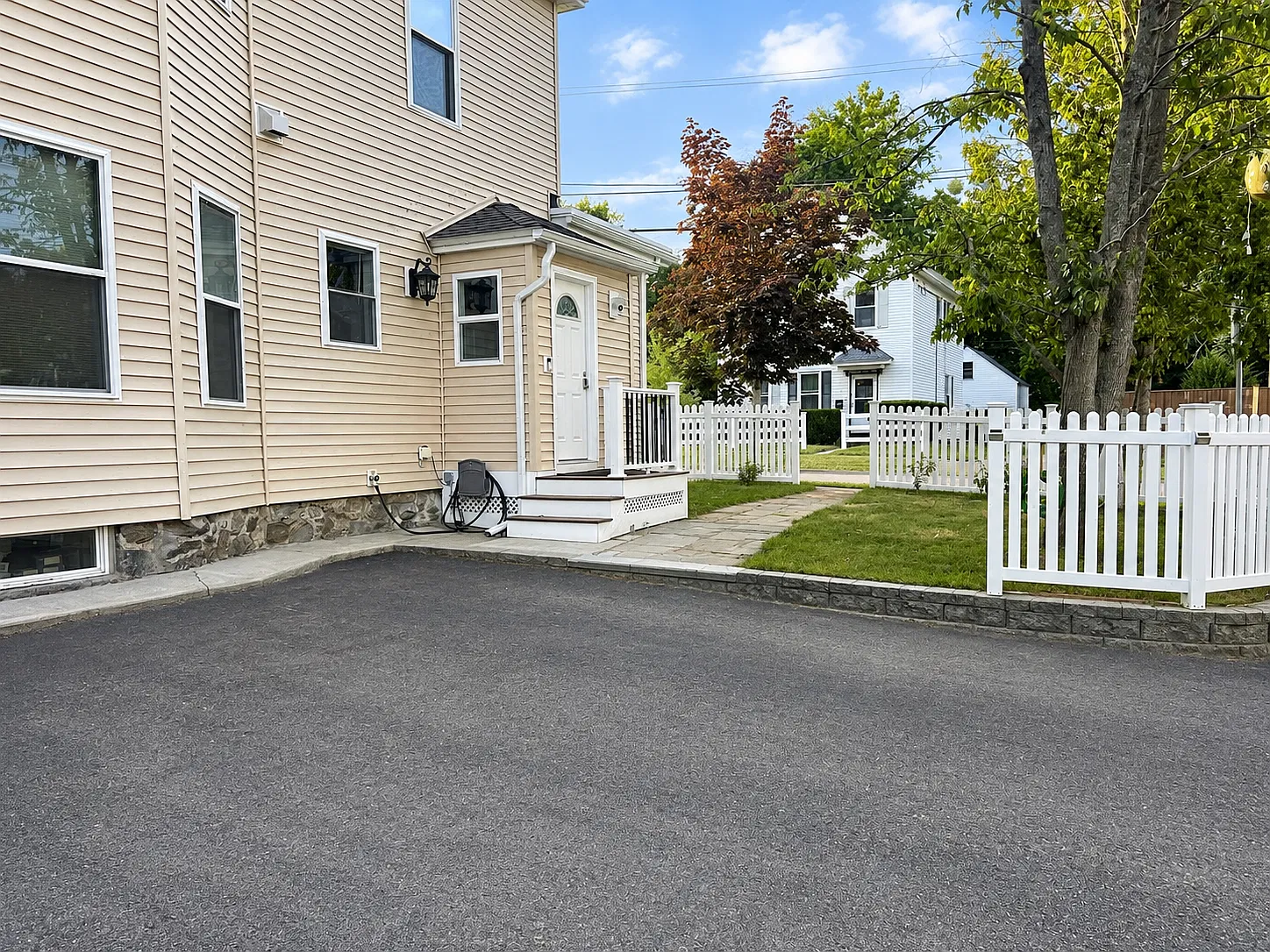 1 bed, 900 sqft, $2,395 — Photo 1