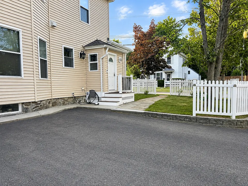 2 Union St