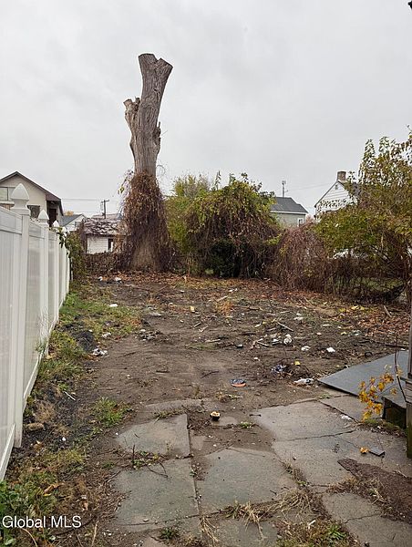 5th image of 942 Emmett Street