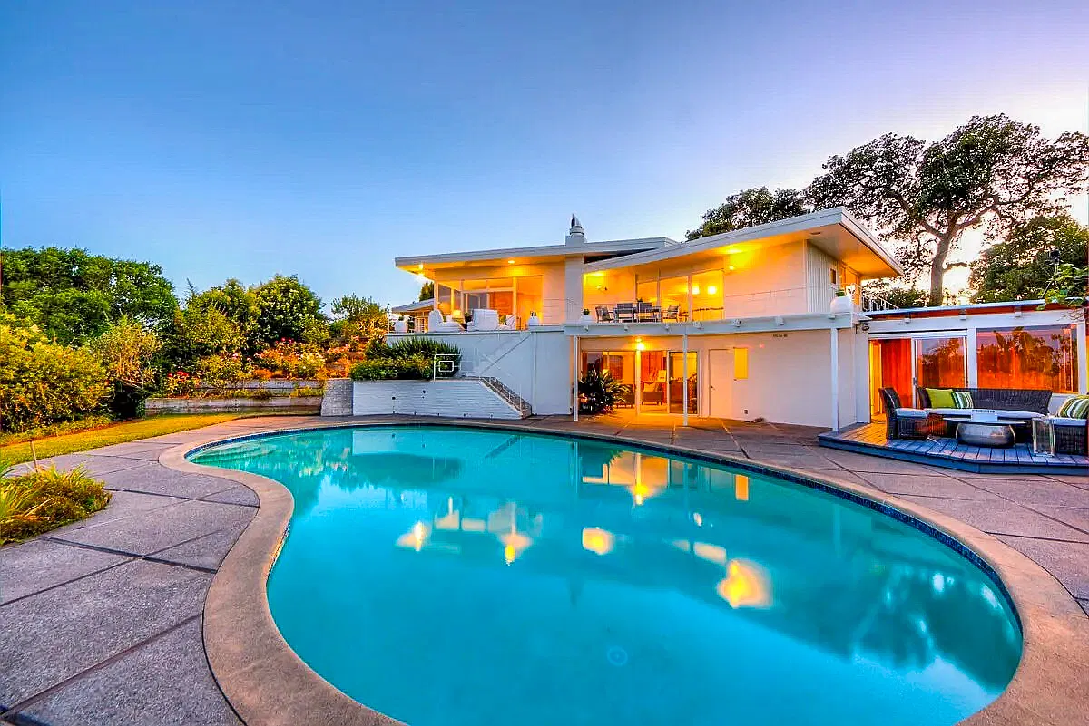 Spectacular mid-century modern gated estate at the top of Bret Harte Heights! — Photo 2