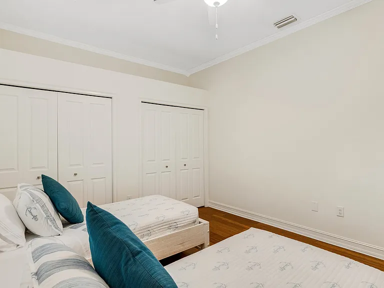 4801 Edgemont Ct — Photo 35