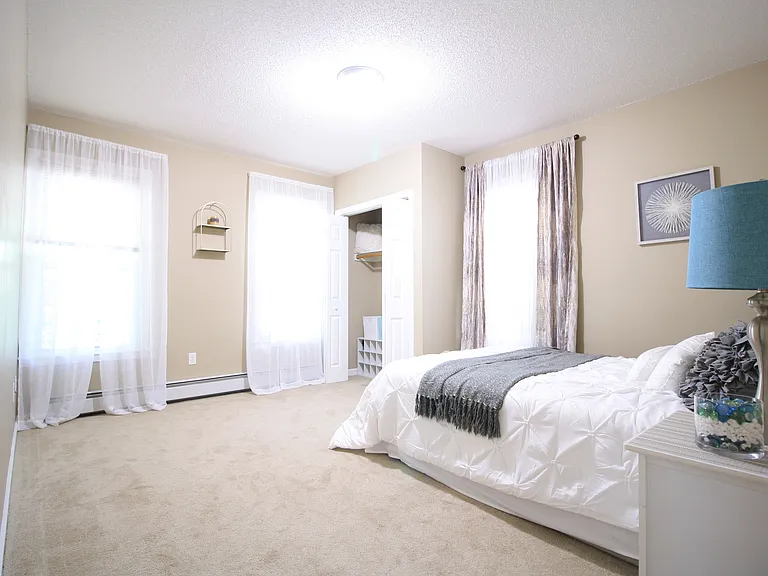 7 Maple Pl #1 — Photo 2