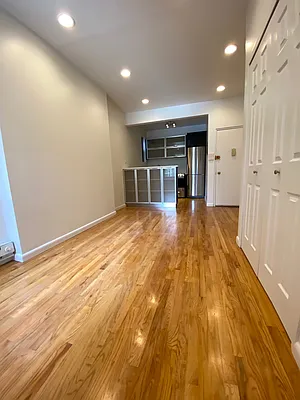 Rented by Douglas Elliman | media 22