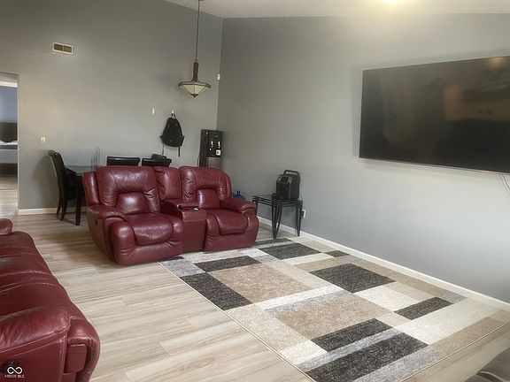 2nd image of 37 Medina Ln