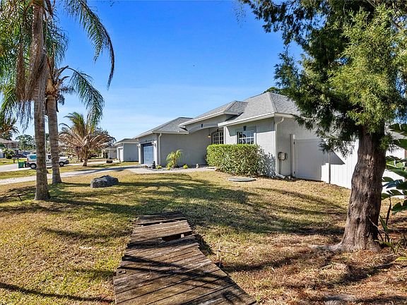 4th image of 1209 SW Emerald Avenue