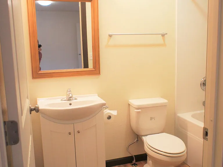 1732 N Birdsell Dr — Photo 5