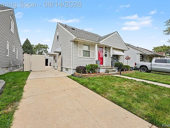 3rd image of 2090 Leblanc St