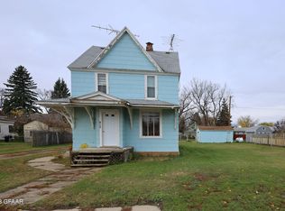 412 Booth Ave, Larimore, ND 58251