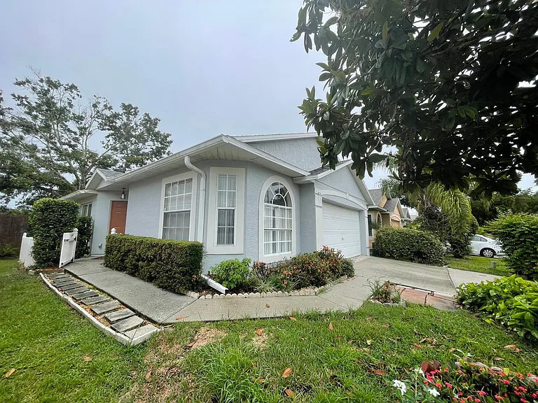 132 Burnsed Pl — Photo 1
