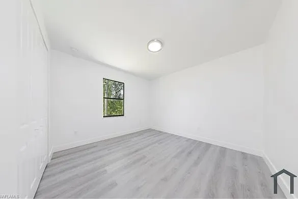1137 Damen St E — Photo 18