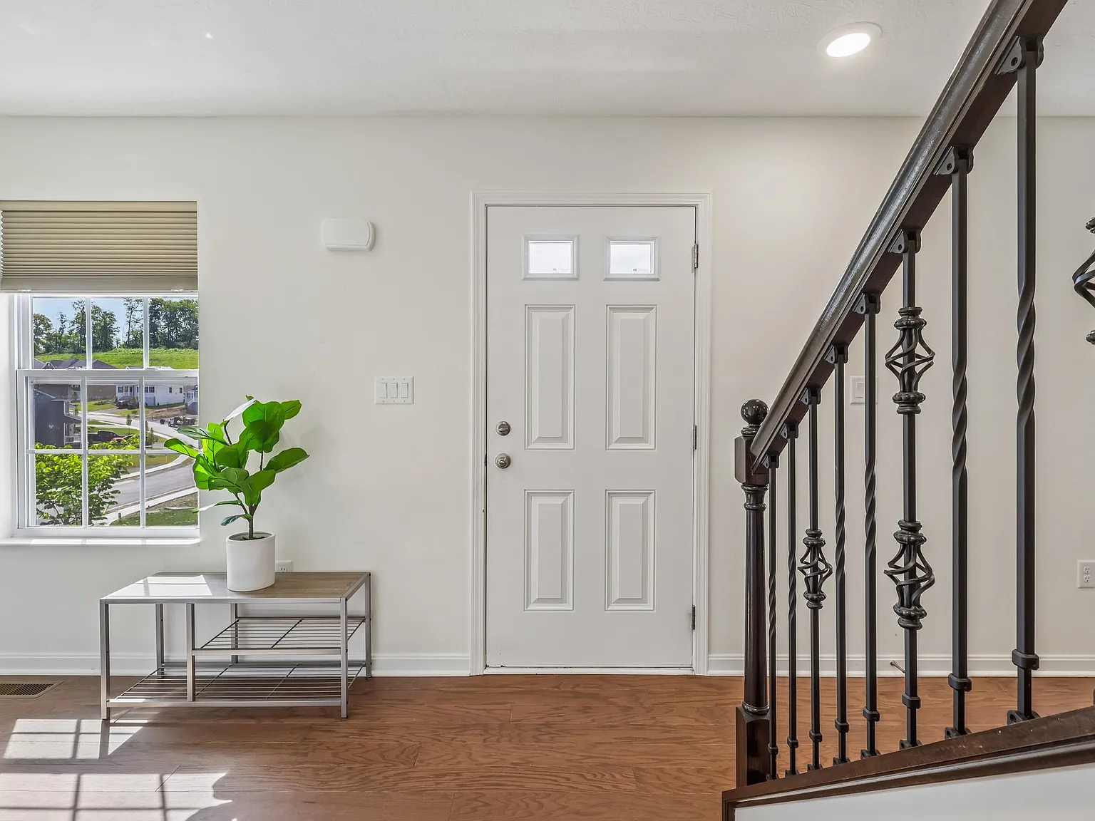 4 bed, 2602 sqft, $3,600 — Photo 2