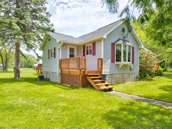 515 Hillis Ct, Marinette, WI 54143