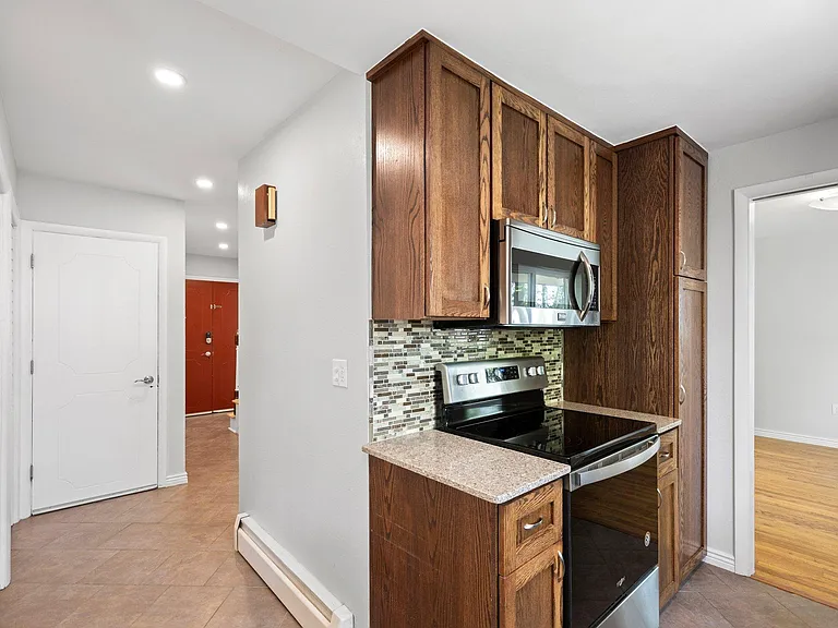 3570 S Hillcrest Dr — Photo 11