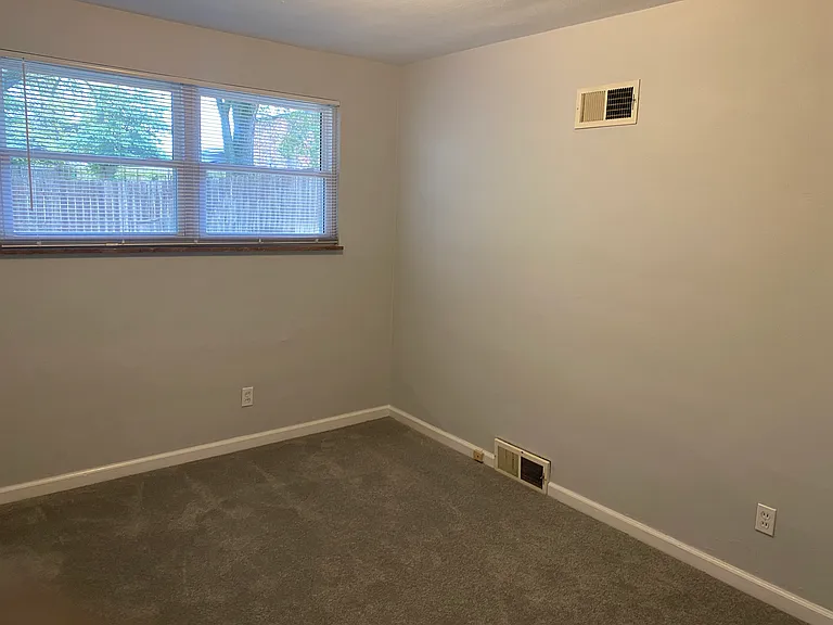 1112 N Geyer Rd — Photo 13