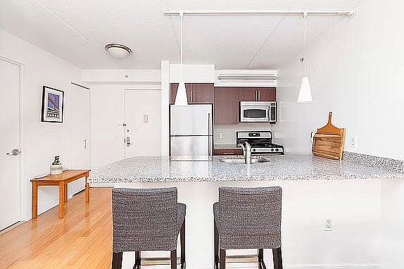 3rd image of 555 W 23rd St APT S4a