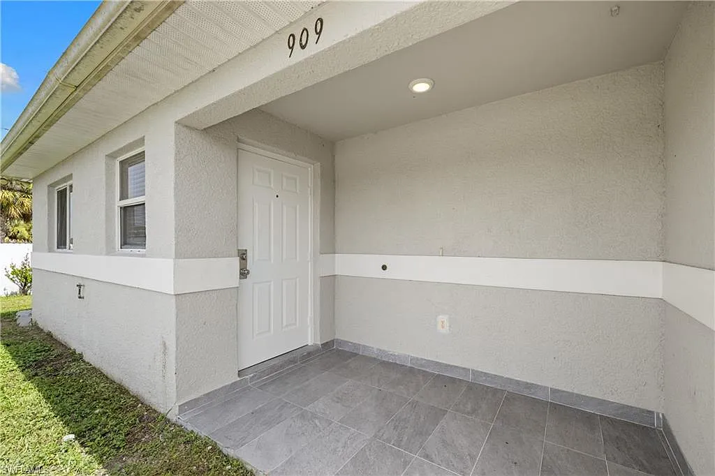 3 bed, 2.0 bath, 2166 sqft, $1,800 — Photo 4