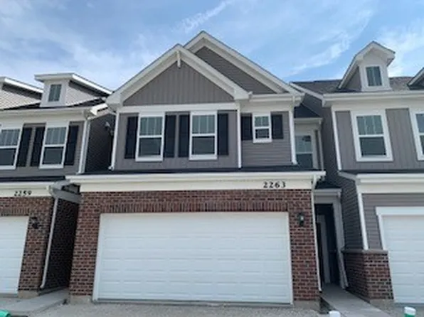 2263 Ryegrass Ln #67004, Bolingbrook, IL 60490