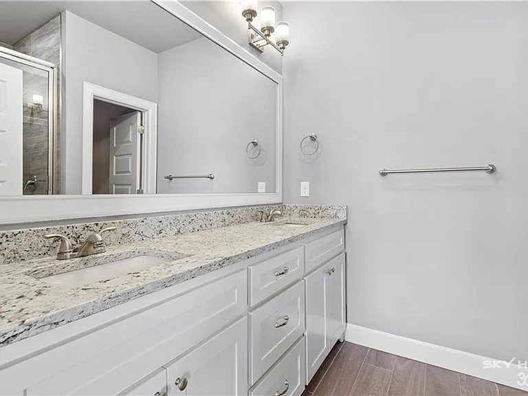 404 NW Retreat Ln — Photo 9